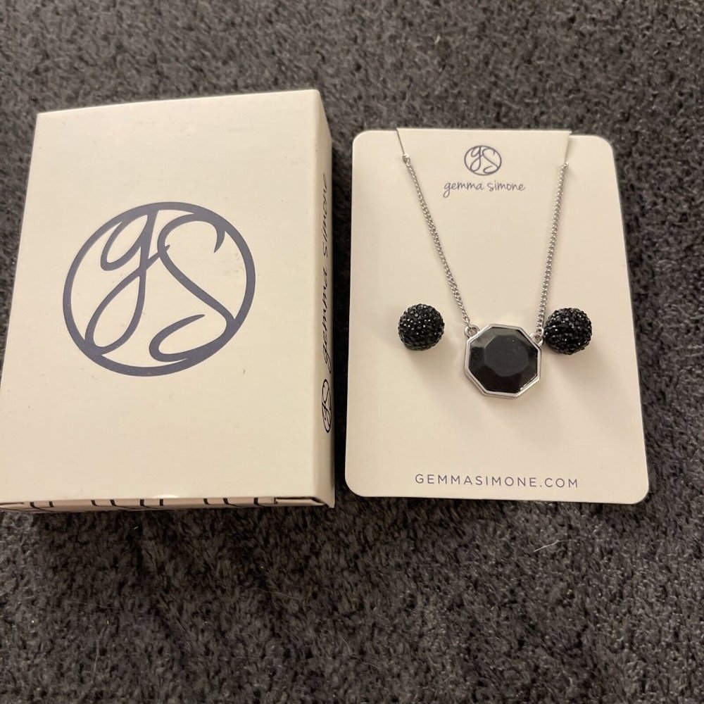 New Gemma Simone Black Stud Earrings And Necklace Set H13